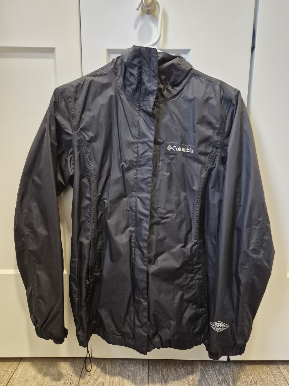 Columbia Womens Black Hooded Rain Jacket